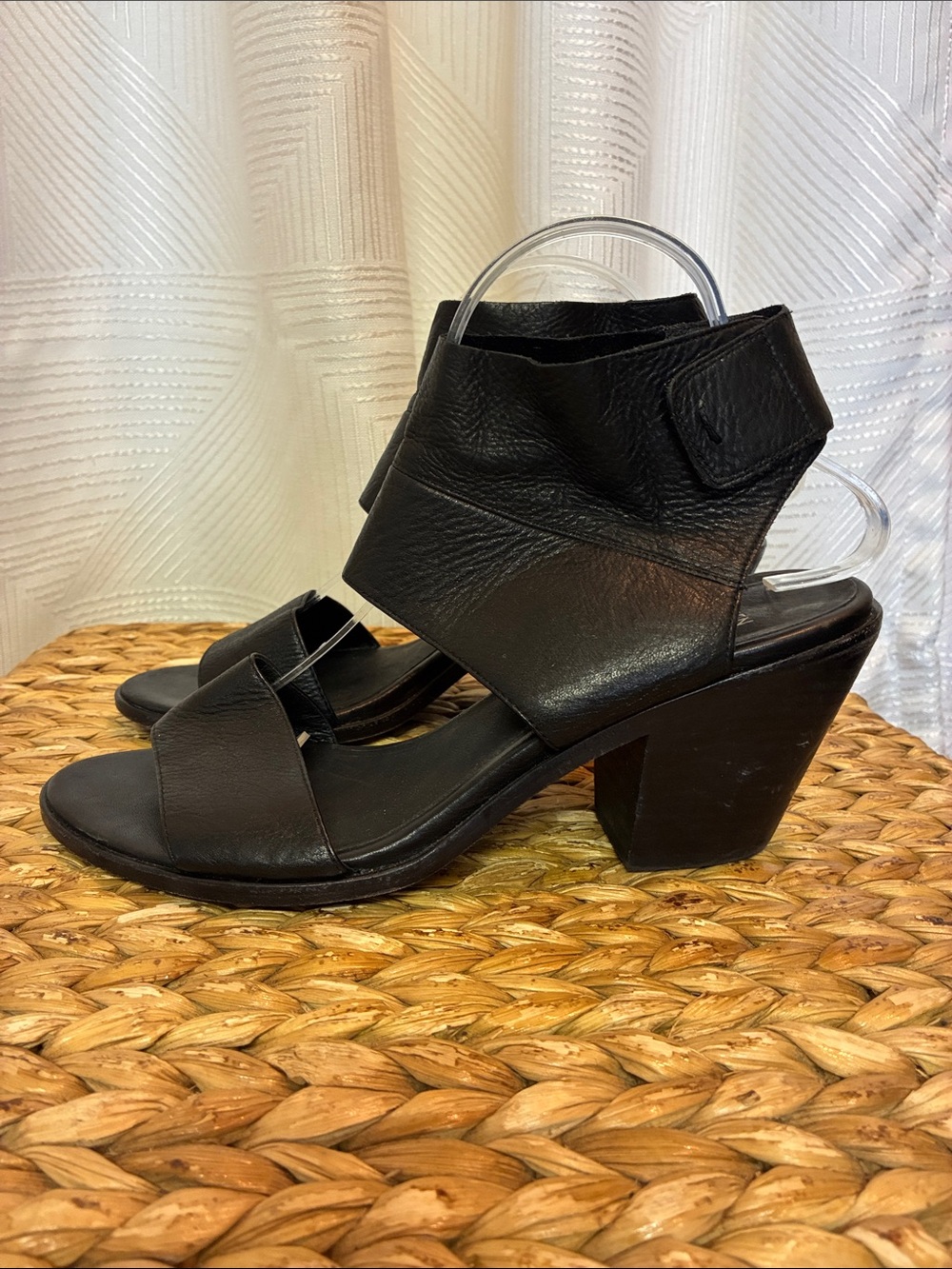 Eileen Fisher Black Leather “Arts” Ankle Cuff Sandal Block Heel Women Sz 9.5